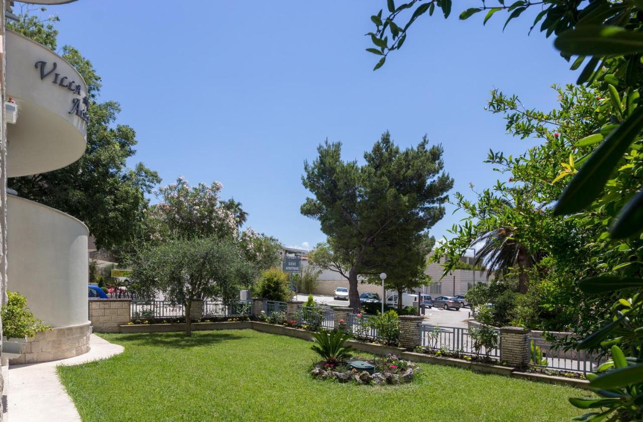 Villa Alesa Tučepi Buitenkant foto