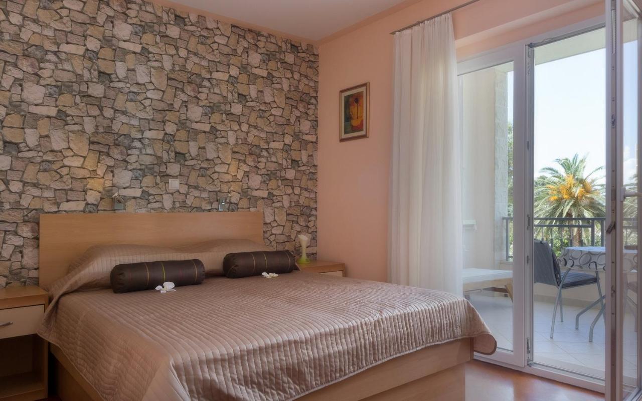 Villa Alesa Tučepi Buitenkant foto