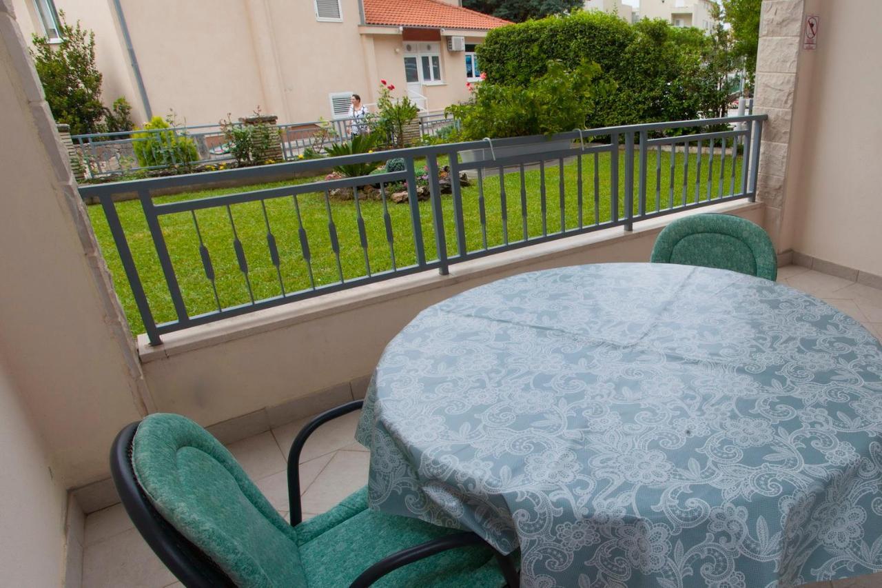 Villa Alesa Tučepi Buitenkant foto