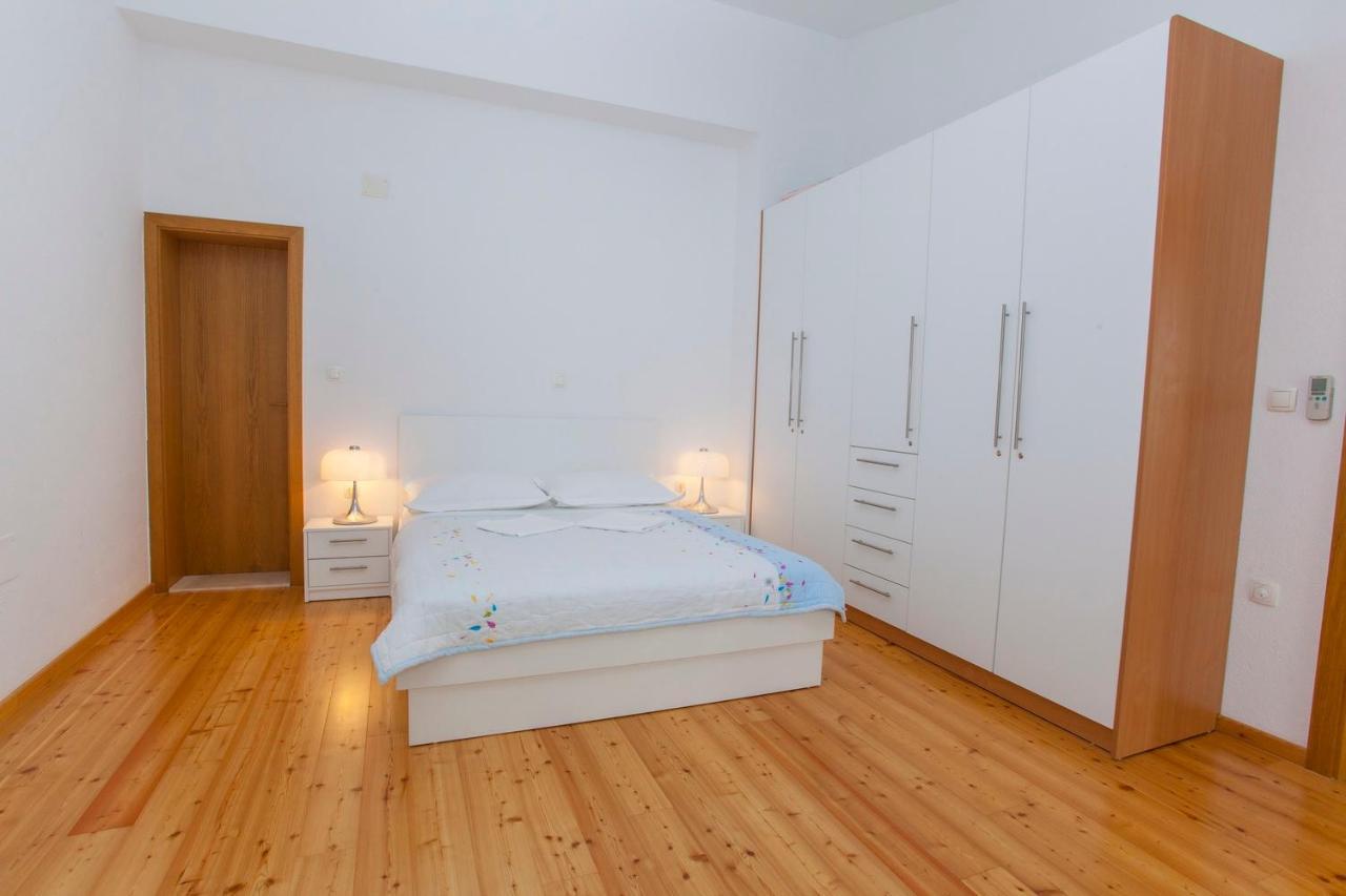 Villa Alesa Tučepi Buitenkant foto