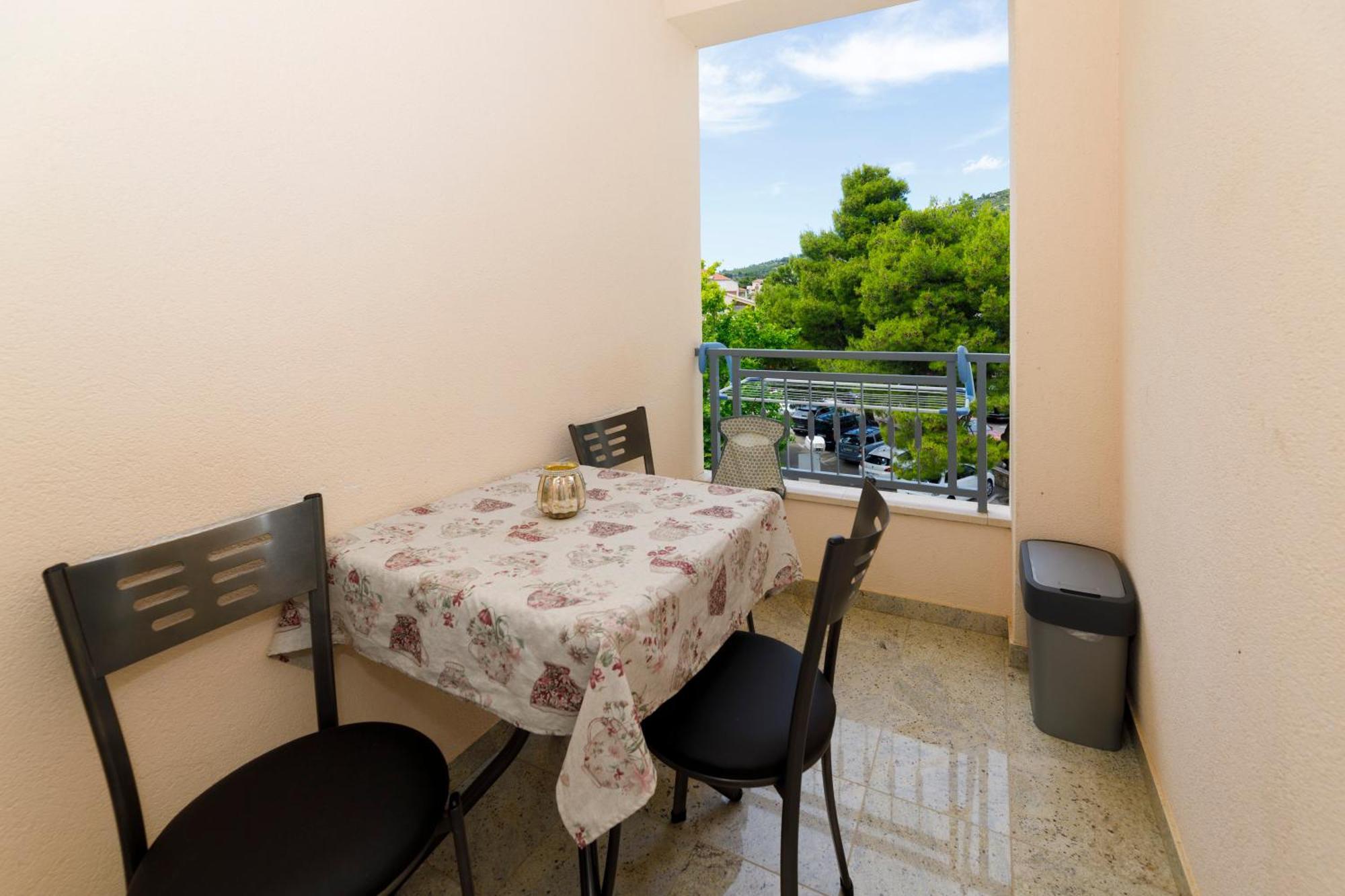 Villa Alesa Tučepi Buitenkant foto