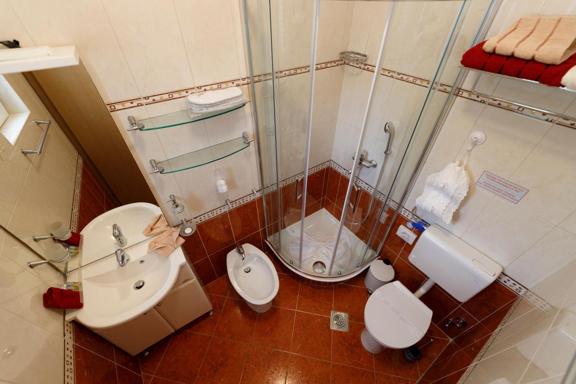Villa Alesa Tučepi Buitenkant foto