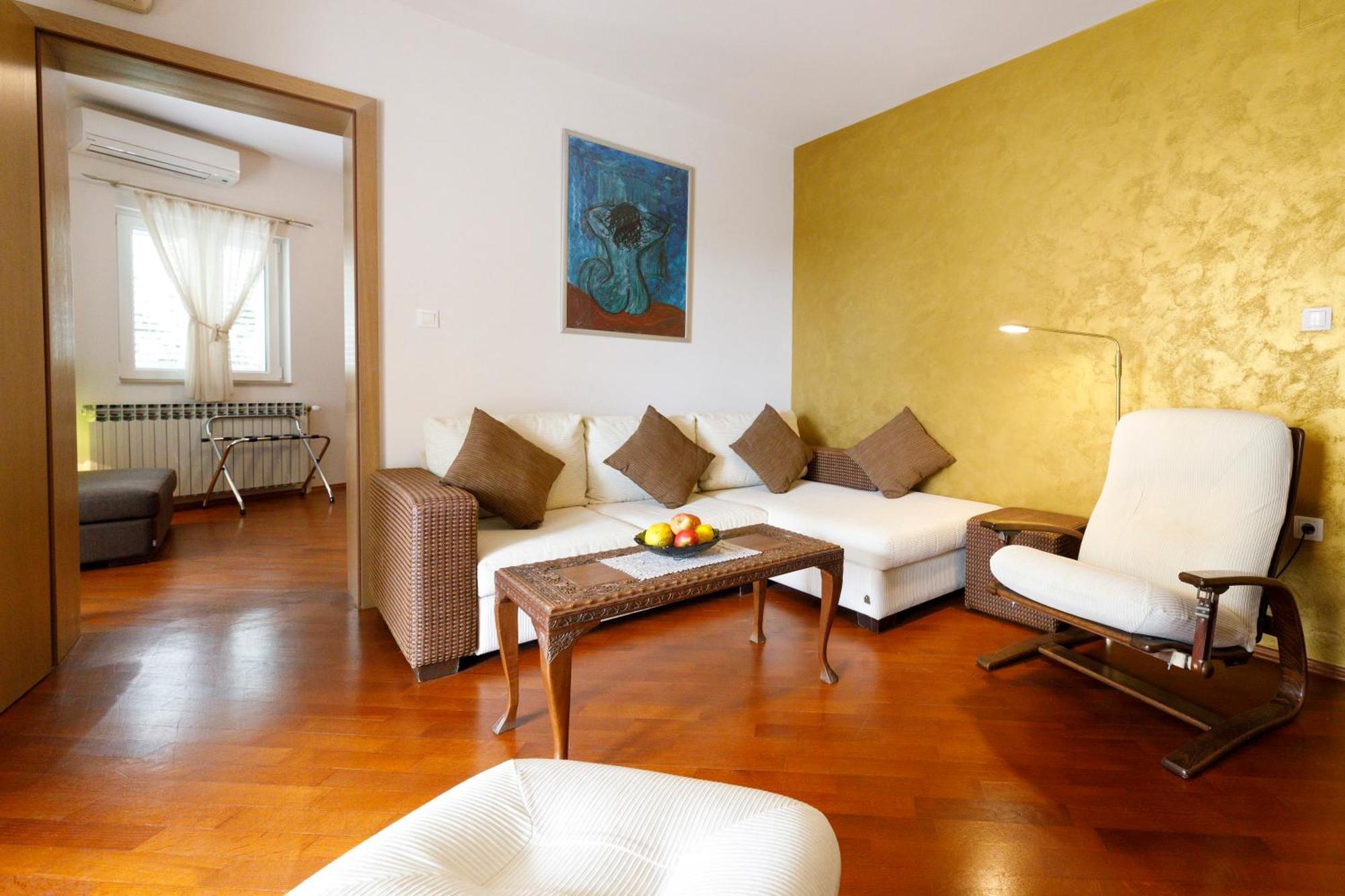 Villa Alesa Tučepi Buitenkant foto